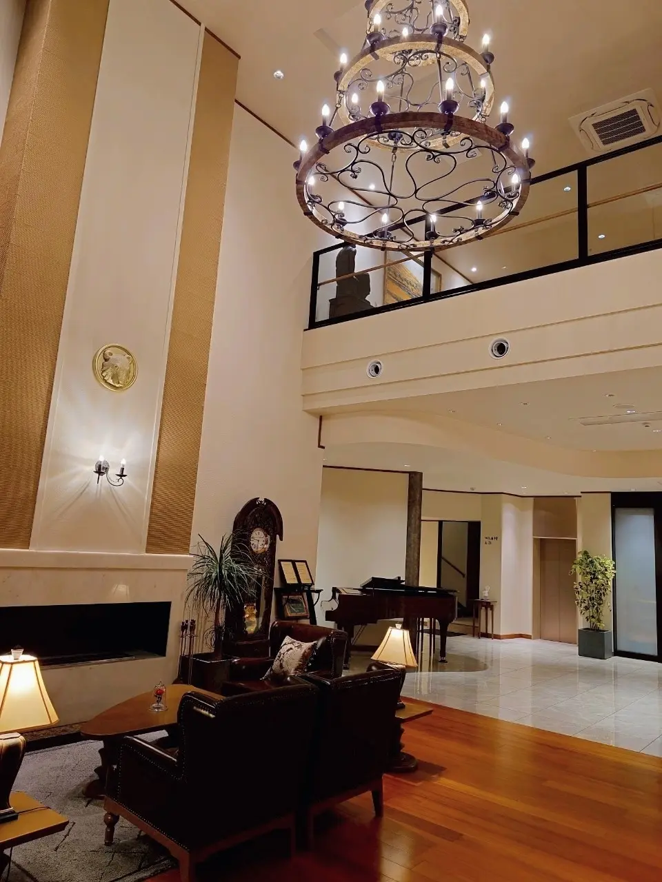 湖畔の洋館　かたくらシルクホテル