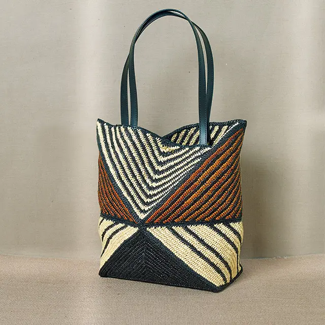 ロエベの「パズル トート」