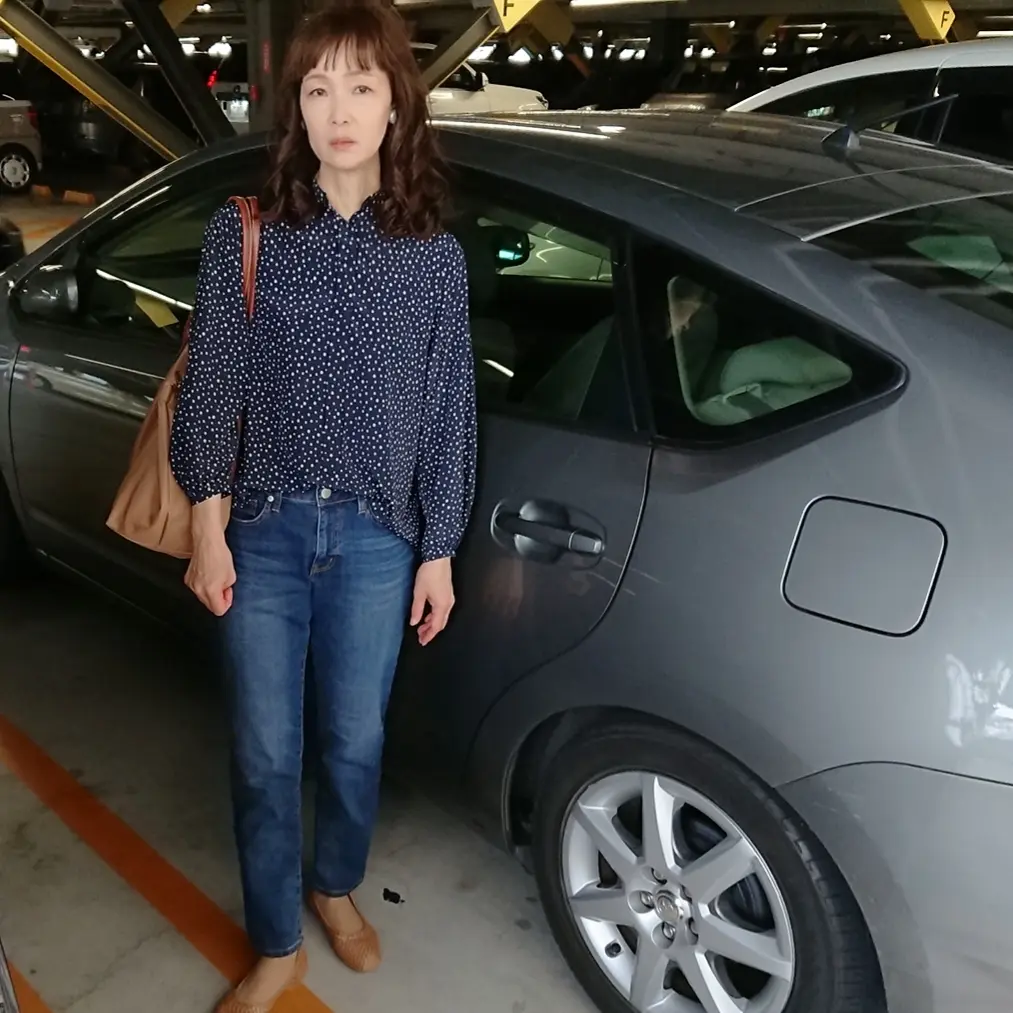 ドットブラウス  デニムパンツ