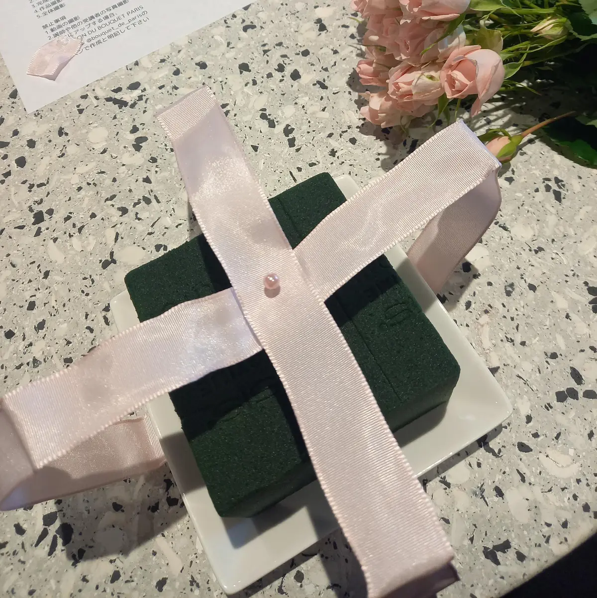 「プレゼント箱のフラワーアレンジメント」の画像_3