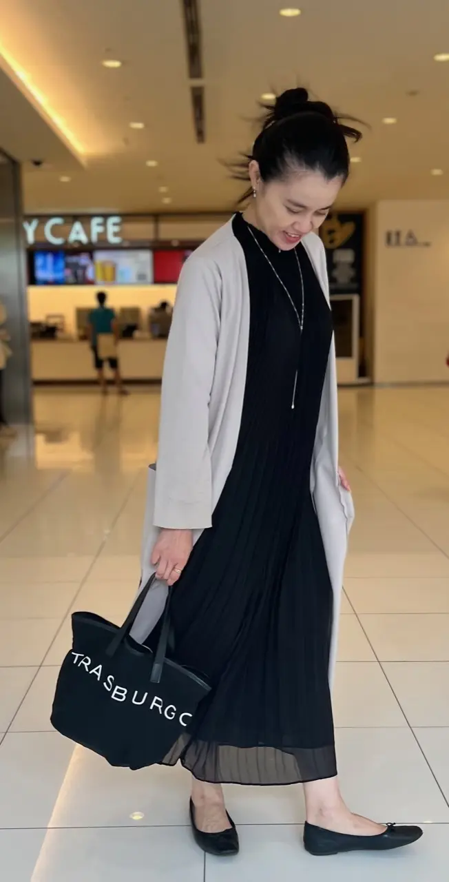 ポンチガウンを羽織って秋の映画鑑賞の画像_5