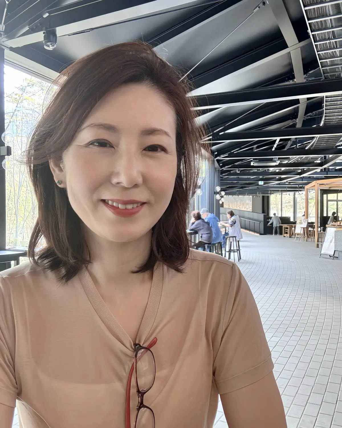 リッチブラウンでパンツコーデ。”旬”を取の画像_8