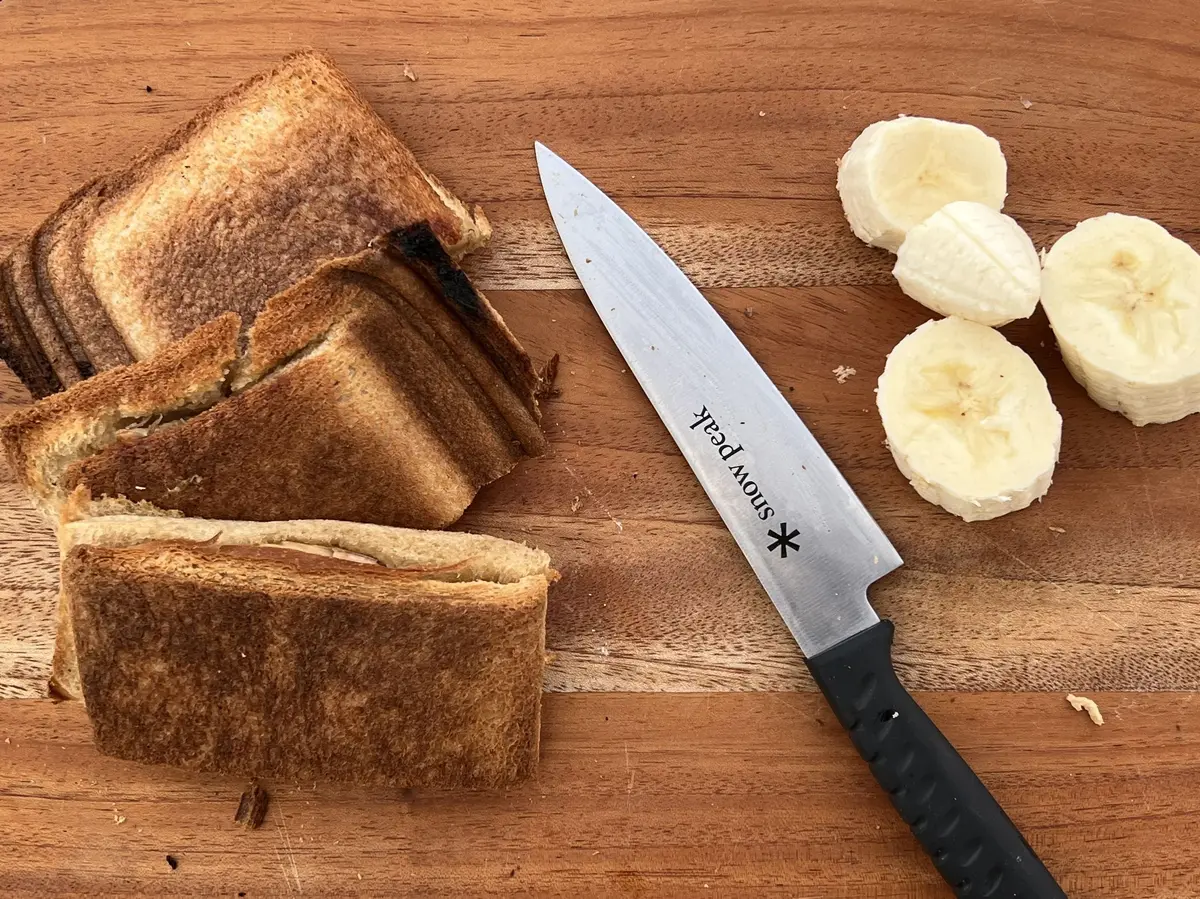 ホットサンド、ナイフ、バナナ