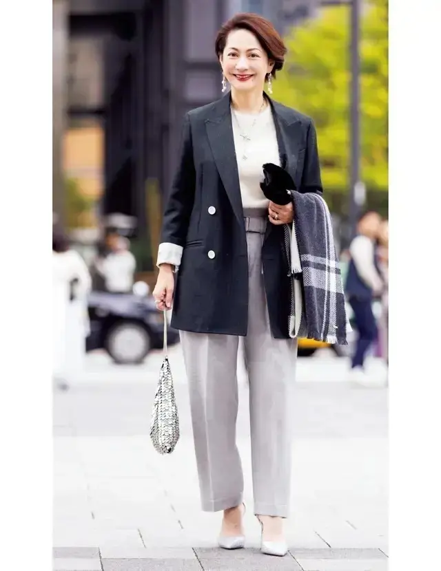 【50代のマイベストスタイルまとめ】“自分らしさ”をテーマにした「エクラ 華組」の私服