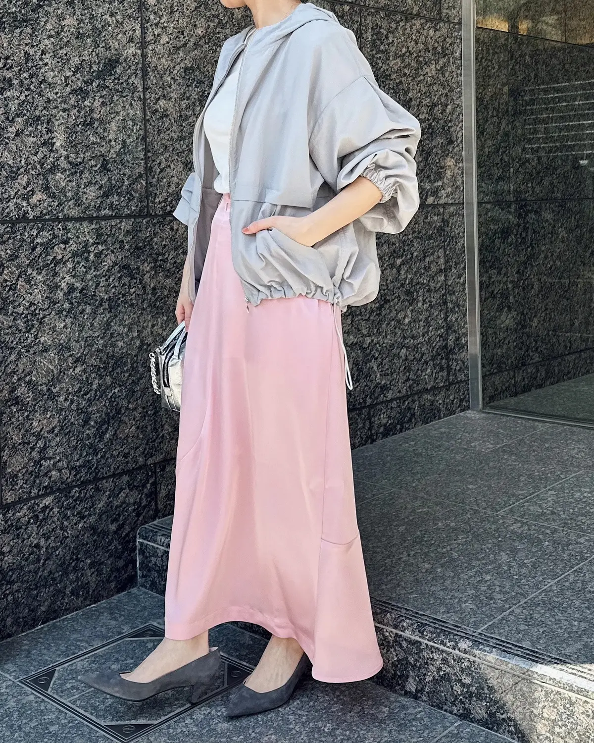 ＼新色グレー登場！／春に重宝する「ライトの画像_7