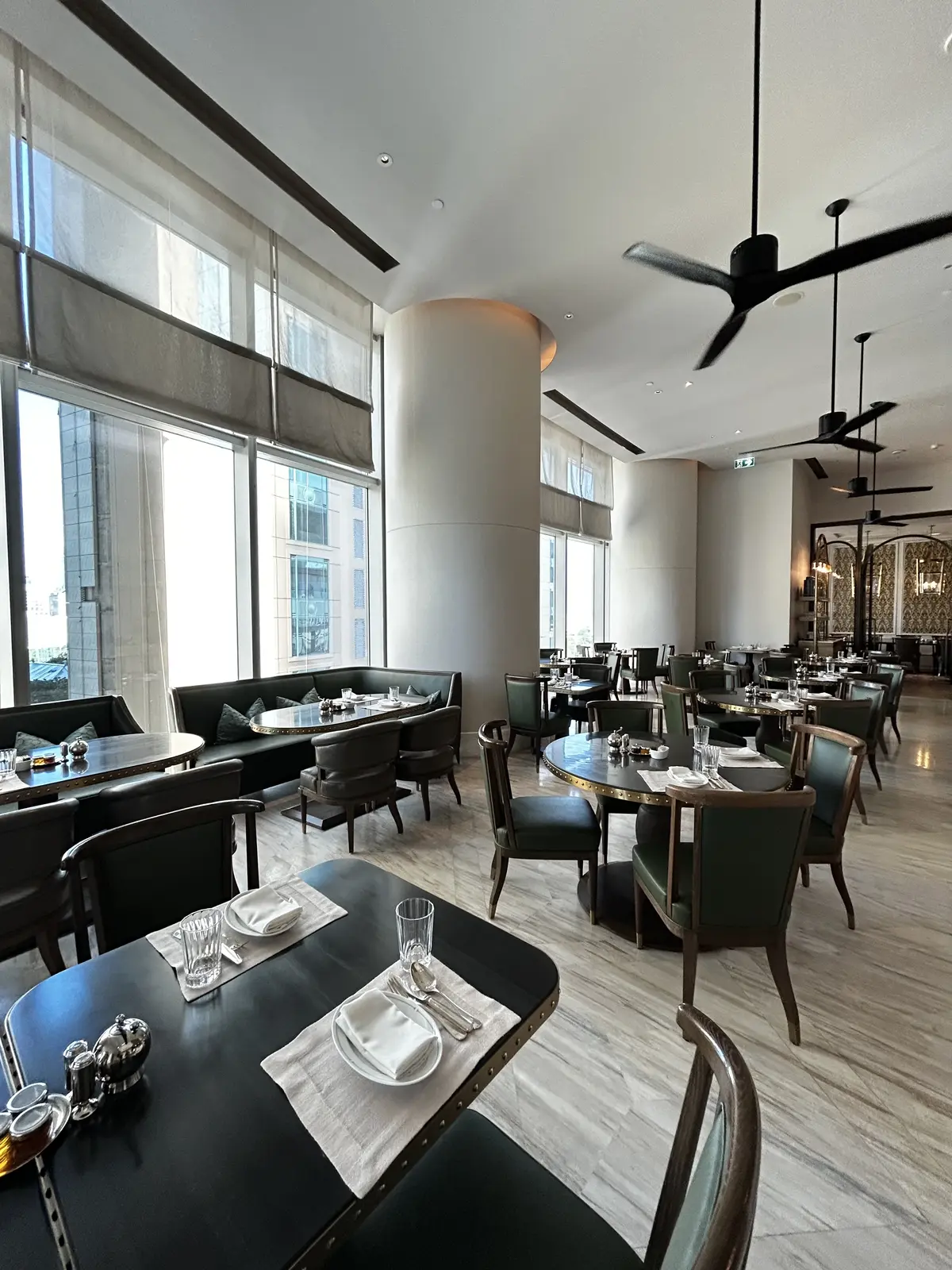 ウォルドーフアストリアの朝食　　Waldorf Astoria Bangkok バンコク