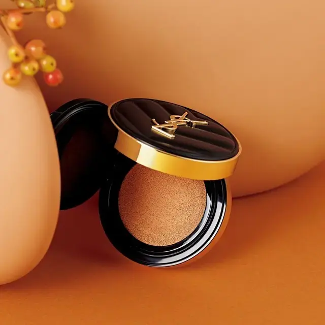 美容エディター 巽 香さんが指名【イヴ・サンローラン・ボーテ アンクル ド ポールクッションN】