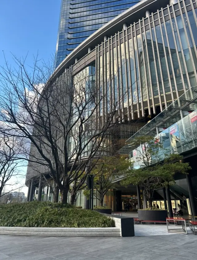 アクティブな日のオールブラックコーデ。の画像_2