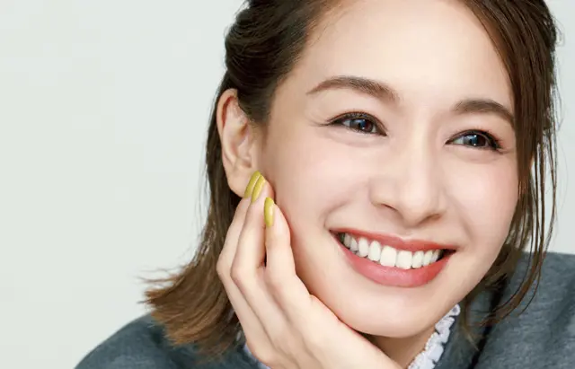 ほうれい線が深すぎて、カバーしきれません