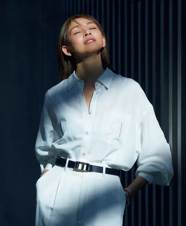 黒のストレートベルトの引き締め効果は絶大！