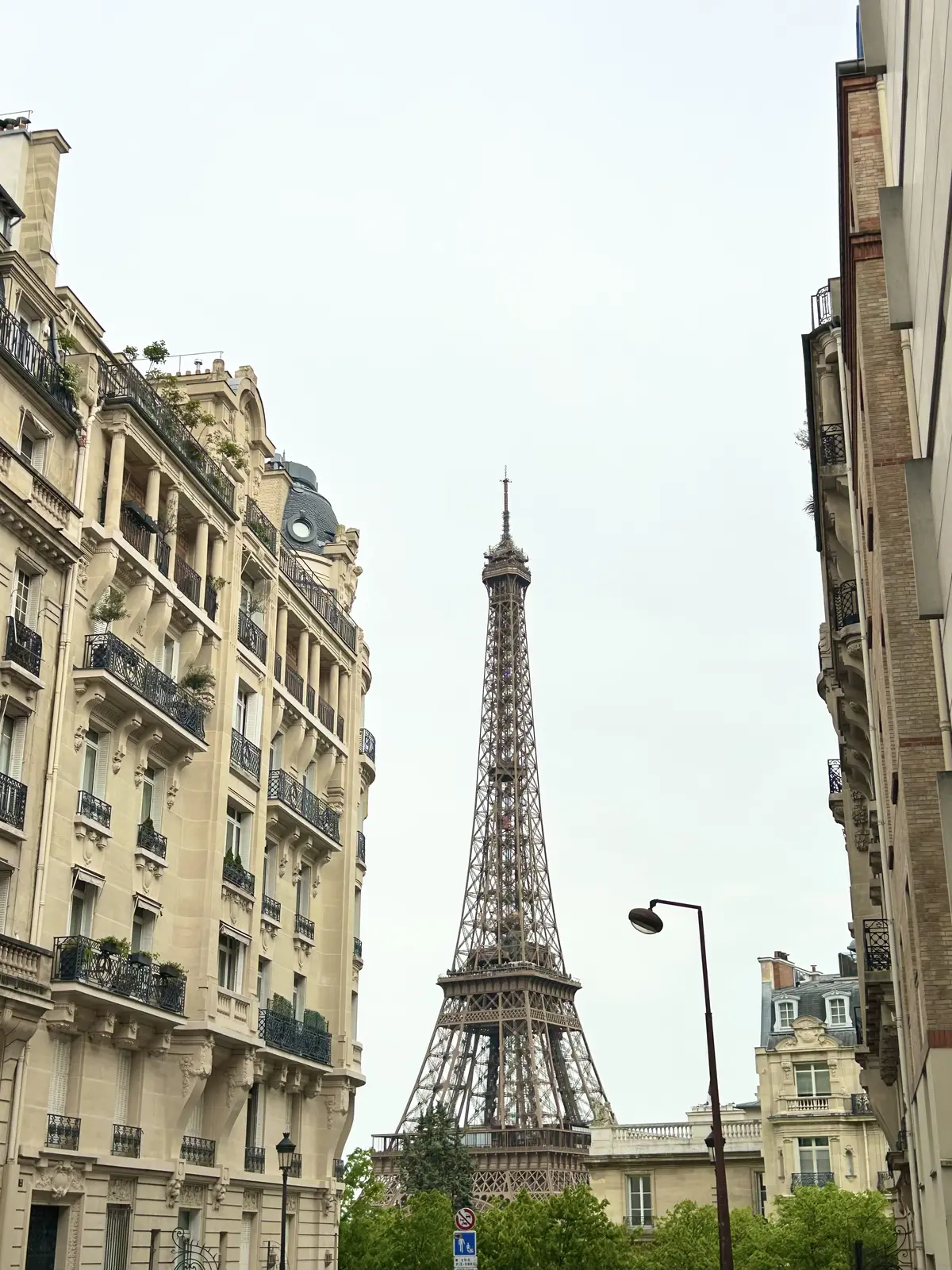 エッフェル塔　名所　パリ