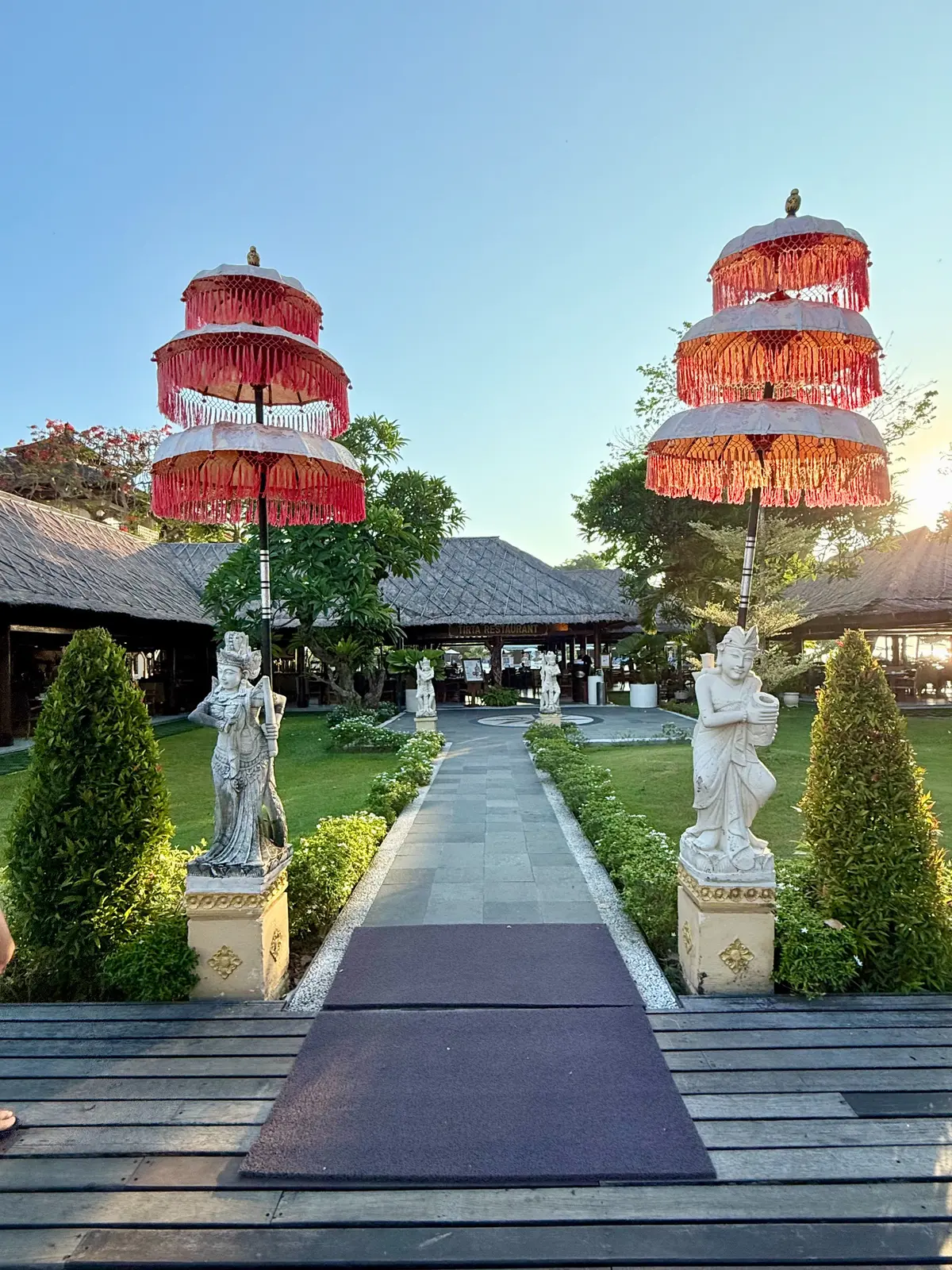 バリ島　サヌール　50代夫婦旅行　BALI 　プラマサヌールビーチホテル　PRAMA SANUR BEACH BALI　朝食レストラン