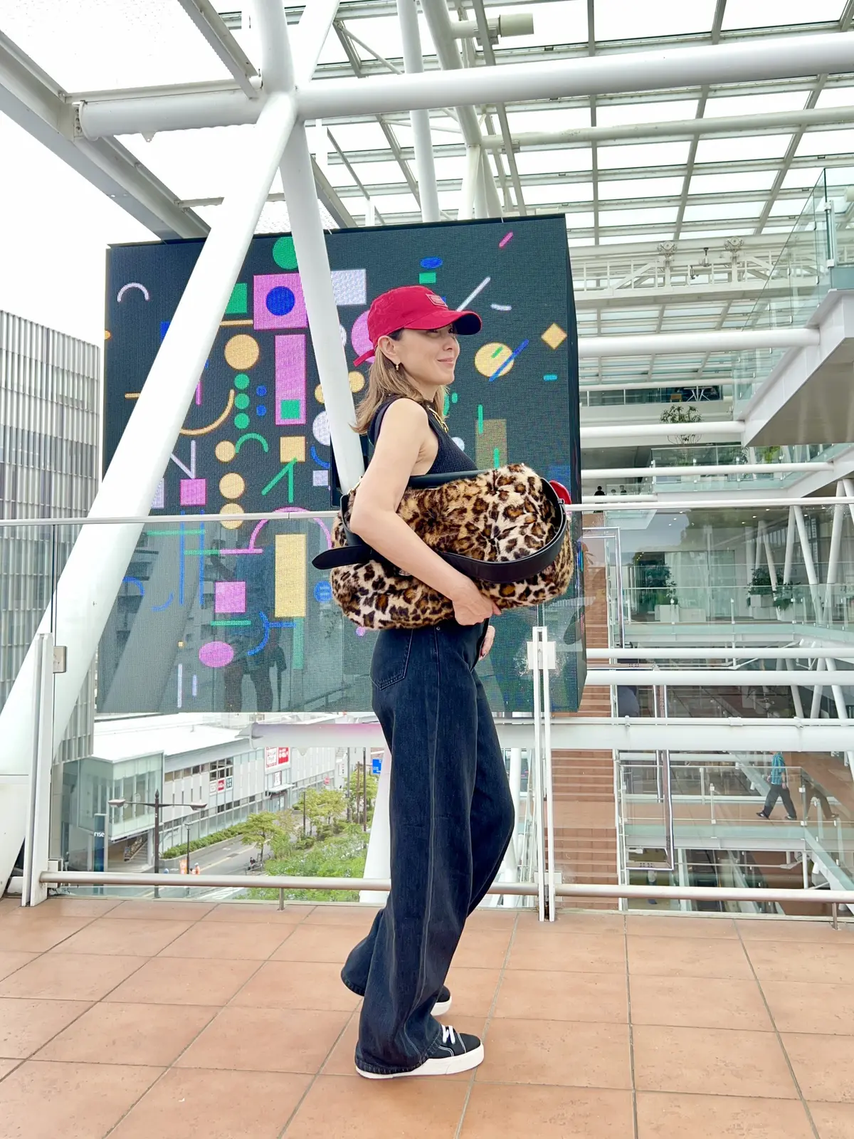 ユニクロxGU  ファー小物と赤を差し色の画像_2