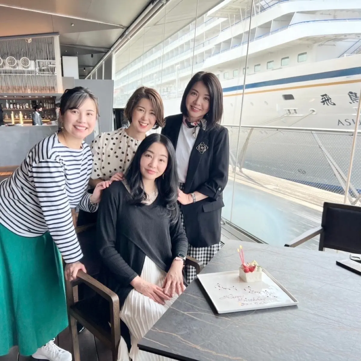 ドット柄ブラウスでバースデーランチへ♪の画像_1