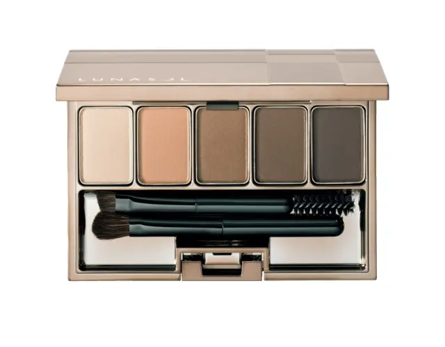 ルナソル スタイリングアイゾーンコンパクト 01 ￥4,200／カネボウ化粧品