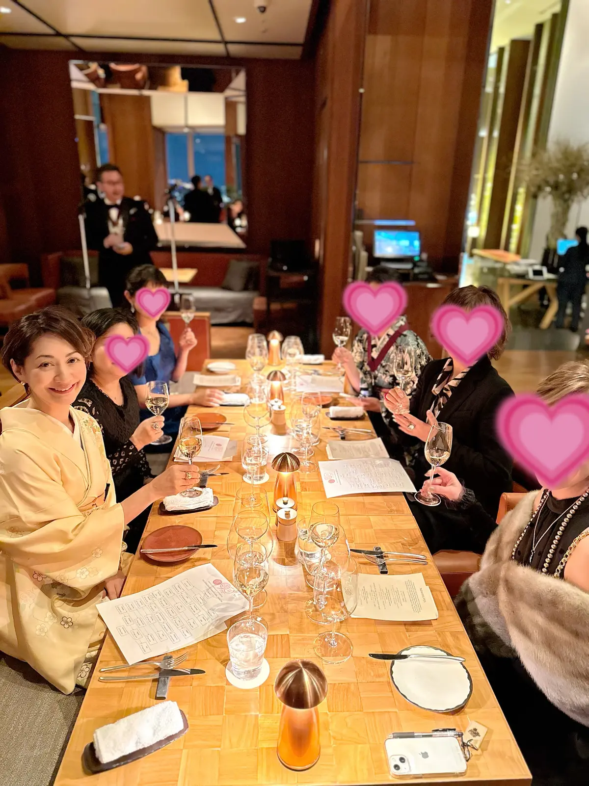 お着物を着てアンダーズ東京ホテルのワインの画像_8