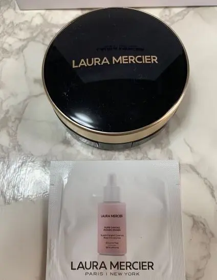 ローラメルシエのクッションファンデーション