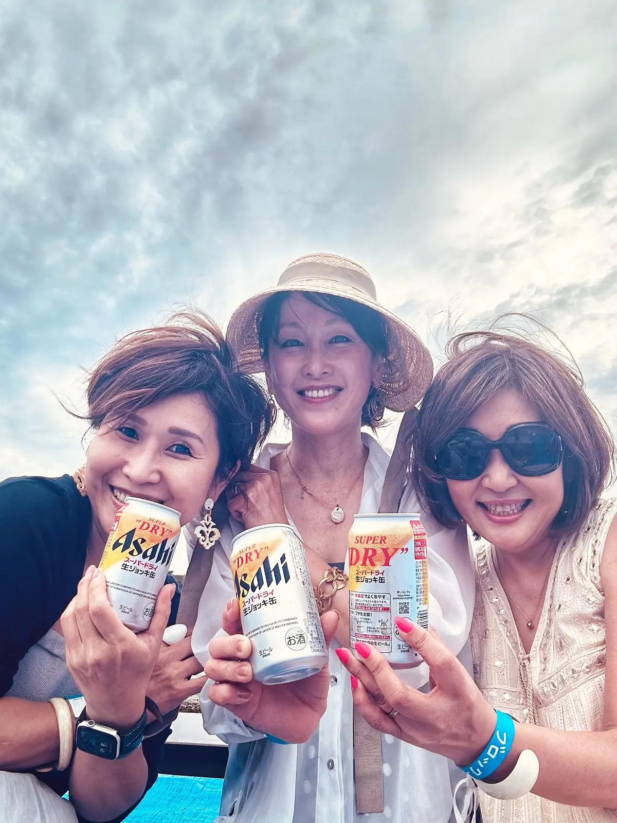 おNewのベアトップワンピでお出かけの画像_4