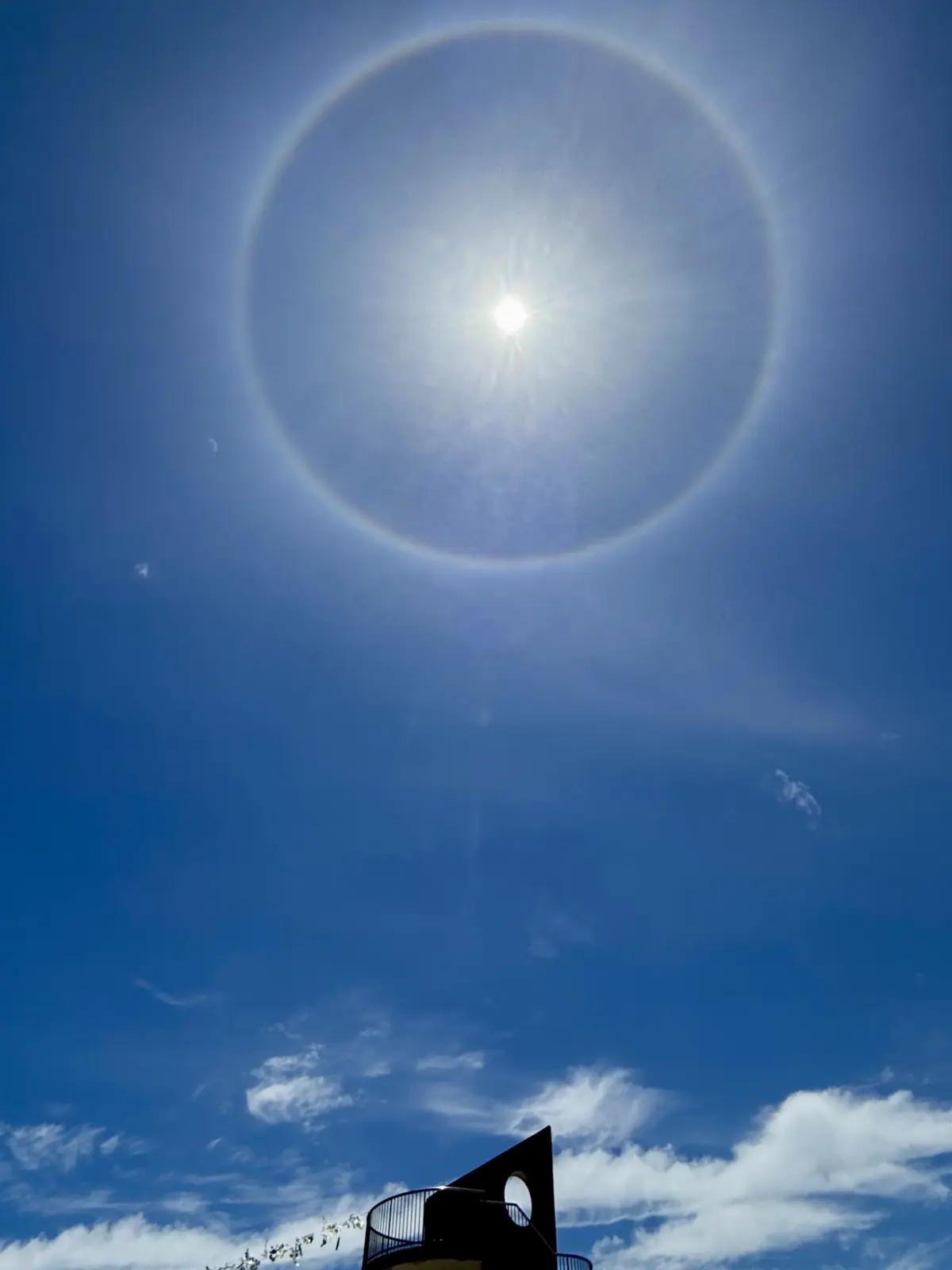 大原海水浴場　丸い虹
