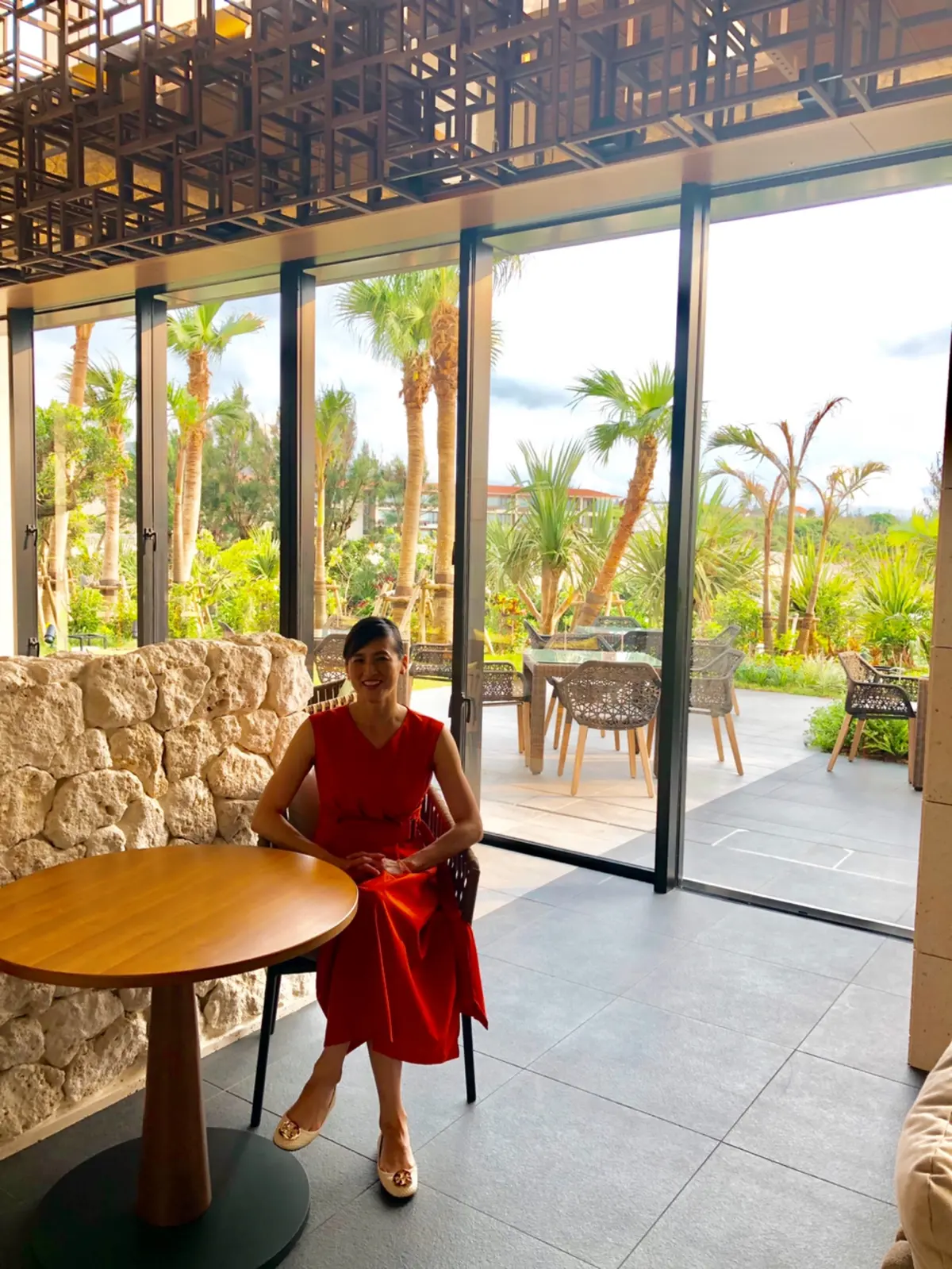 ビタミンカラーワンピとシックな柄ワンピの画像_2