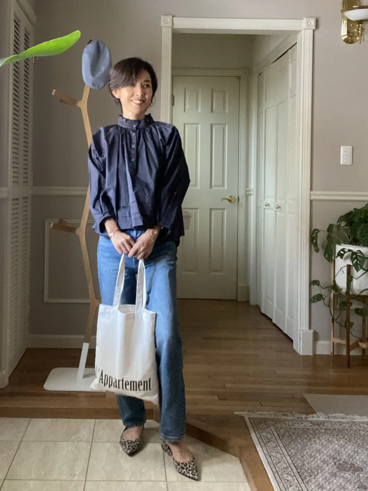 大人のロゴトート×シンプルカジュアルの画像_3