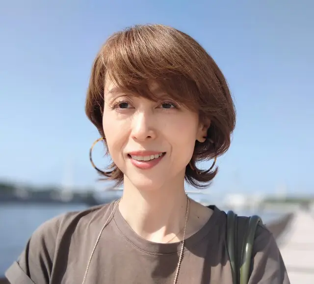 ヘアスタイル　ショートスタイル　白髪改善カラー　ミディアムヘア