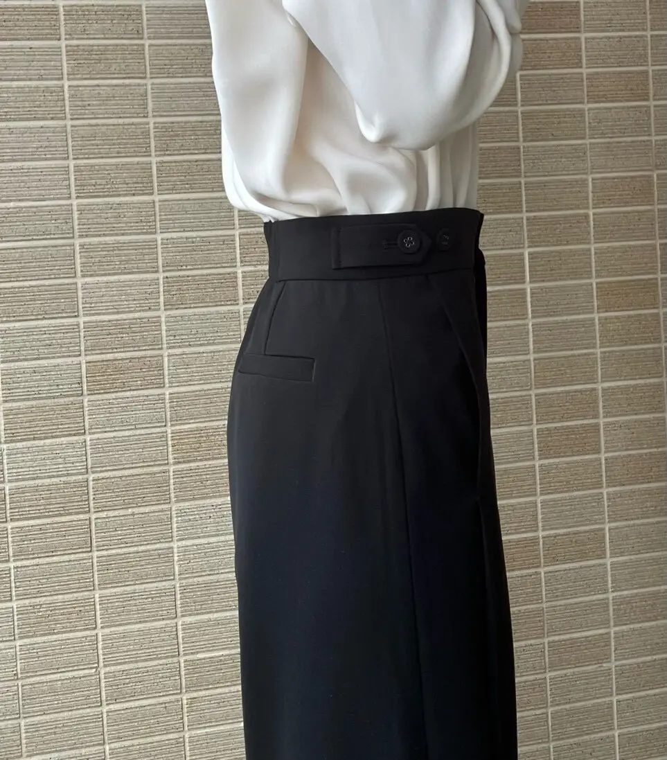 エクラ  eclatmagazine  エクラプレミアム Ebyeclat  優美なセミワイドパンツ  ワイドパンツ 50代ファッション  50代おしゃれ  アラフィーファッション　Jマダムのおしゃれ 骨格ウェーブ