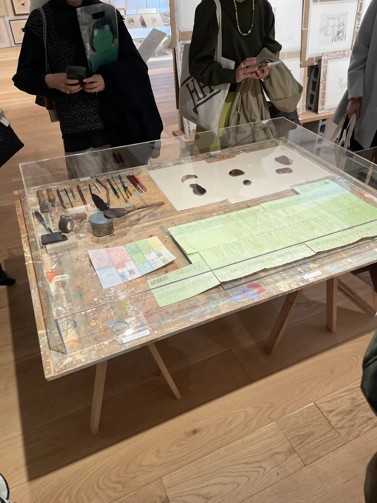 制作道具、早稲田、館内、早稲田大学、早稲田大学 国際文学館、村上春樹ライブラリー、銅版画作家、山本容子、作品展、山本容子版画展