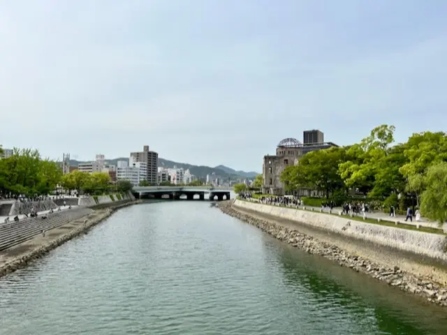 原爆ドーム近くの元安川