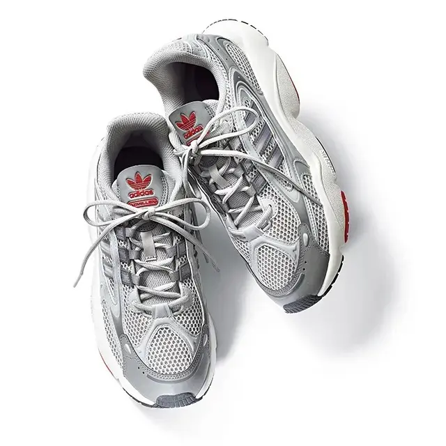 adidas Originals　光沢感をカジュアルに取り入れる！「メタリック」スニーカー