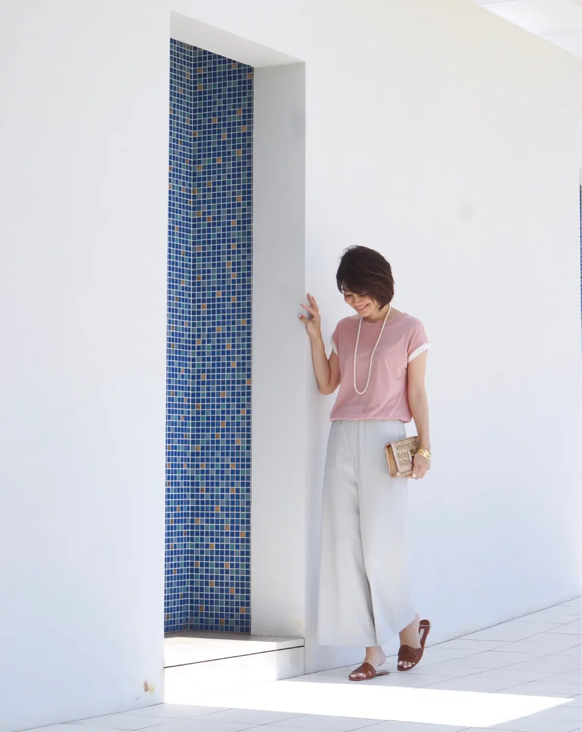 大人に似合うダスティピンクのTシャツの画像_2