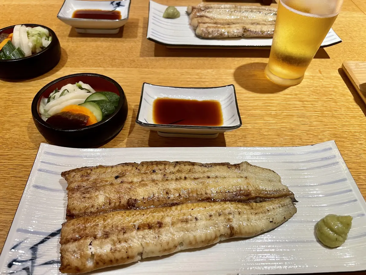 鰻の白焼き　山葵と醤油で