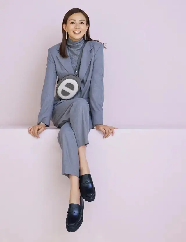 どんなボトムにも合わせやすいエルメスがねらいめ！