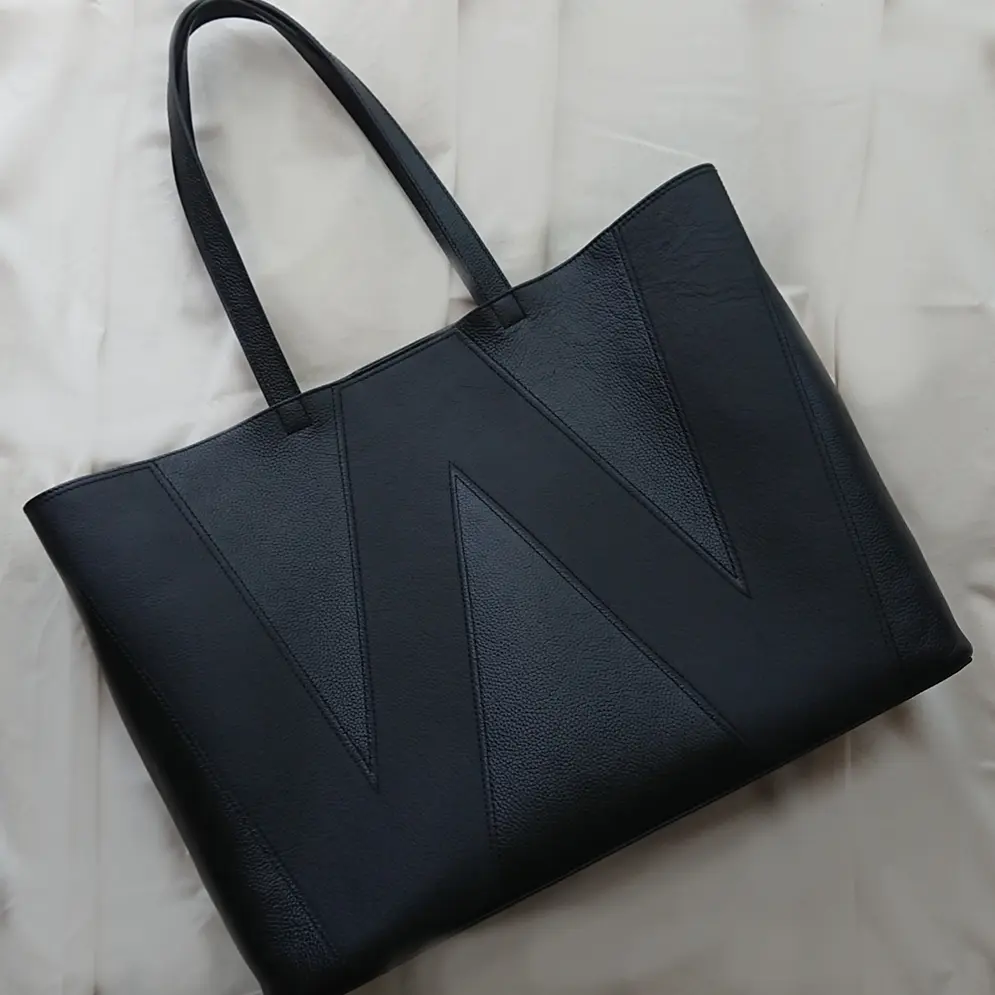 黒トートバッグ