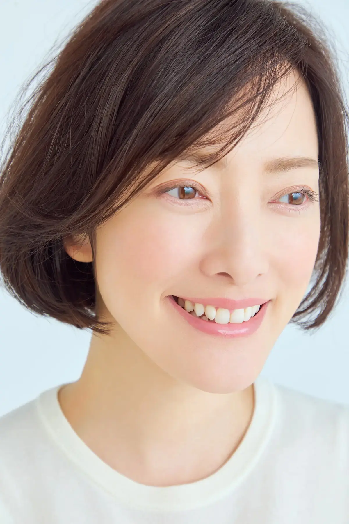 ボブヘアと相性抜群！つぶれやすいフロントのお悩みは“隠し前髪”がスマートに解決【50代髪型・ヘアスタイル】