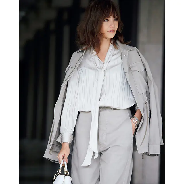 【しっとりシャツコーデ7選】トラッドではなくシックに。落ち感がこなれた雰囲気を演出