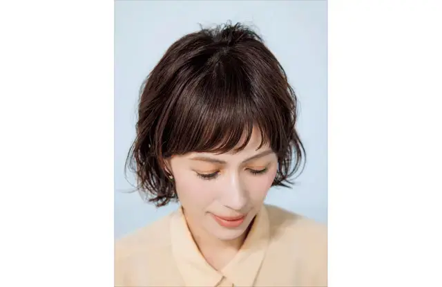 前髪の奥行きと長さを変えて簡単にボリュームアップ見せ