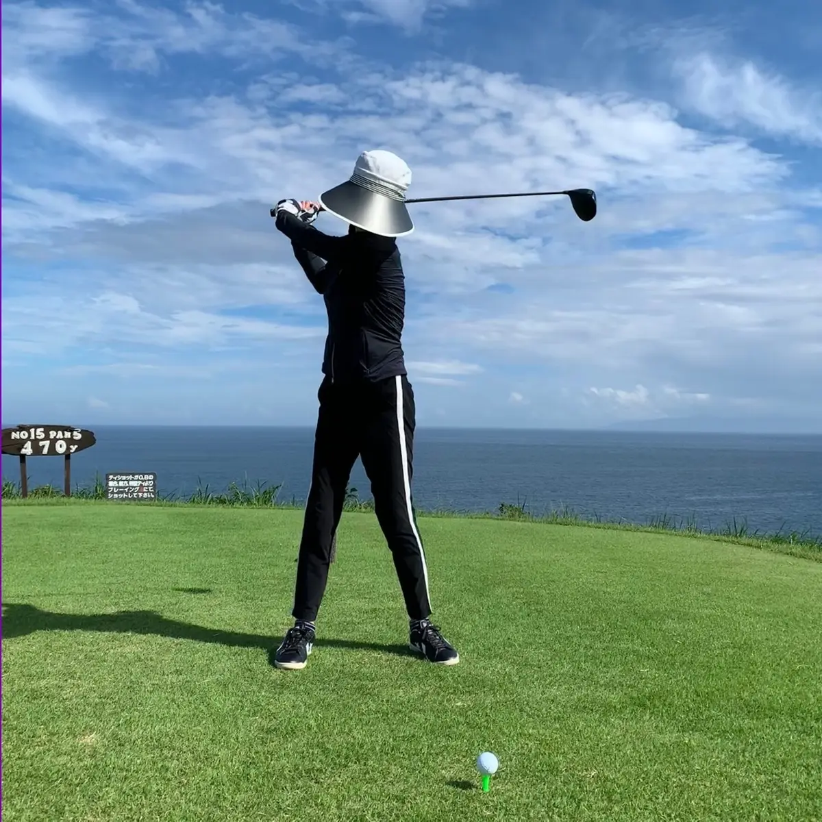 名物ホール　素振り