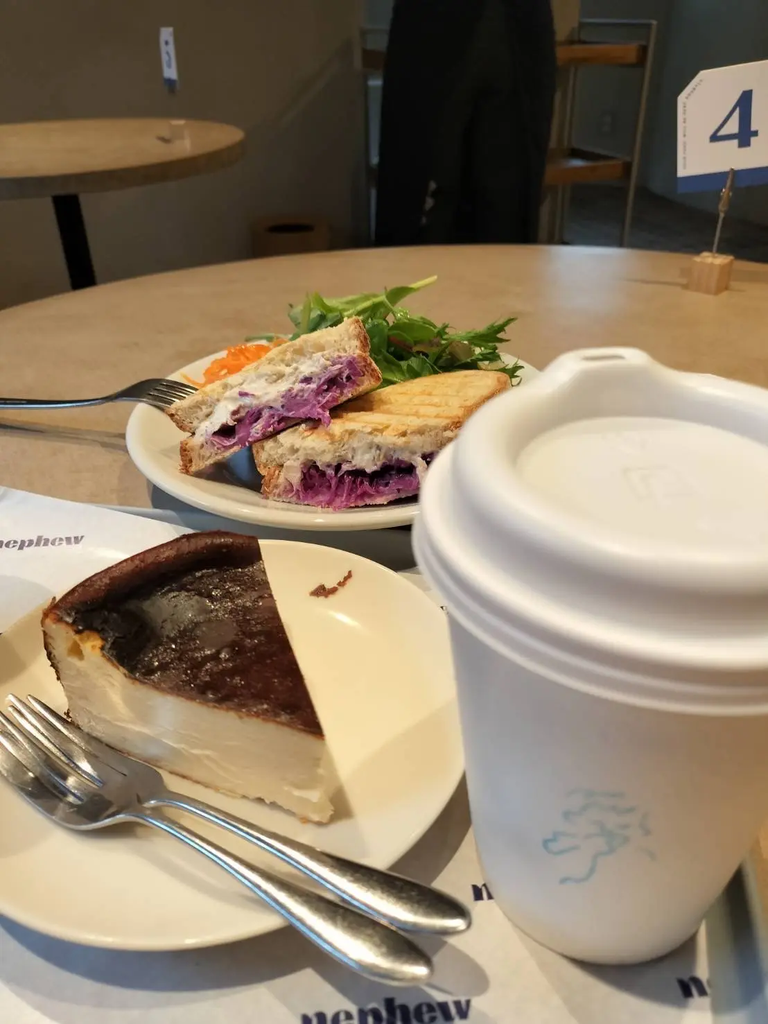 表参道、代々木公園あいにくのお天気で桜をの画像_7