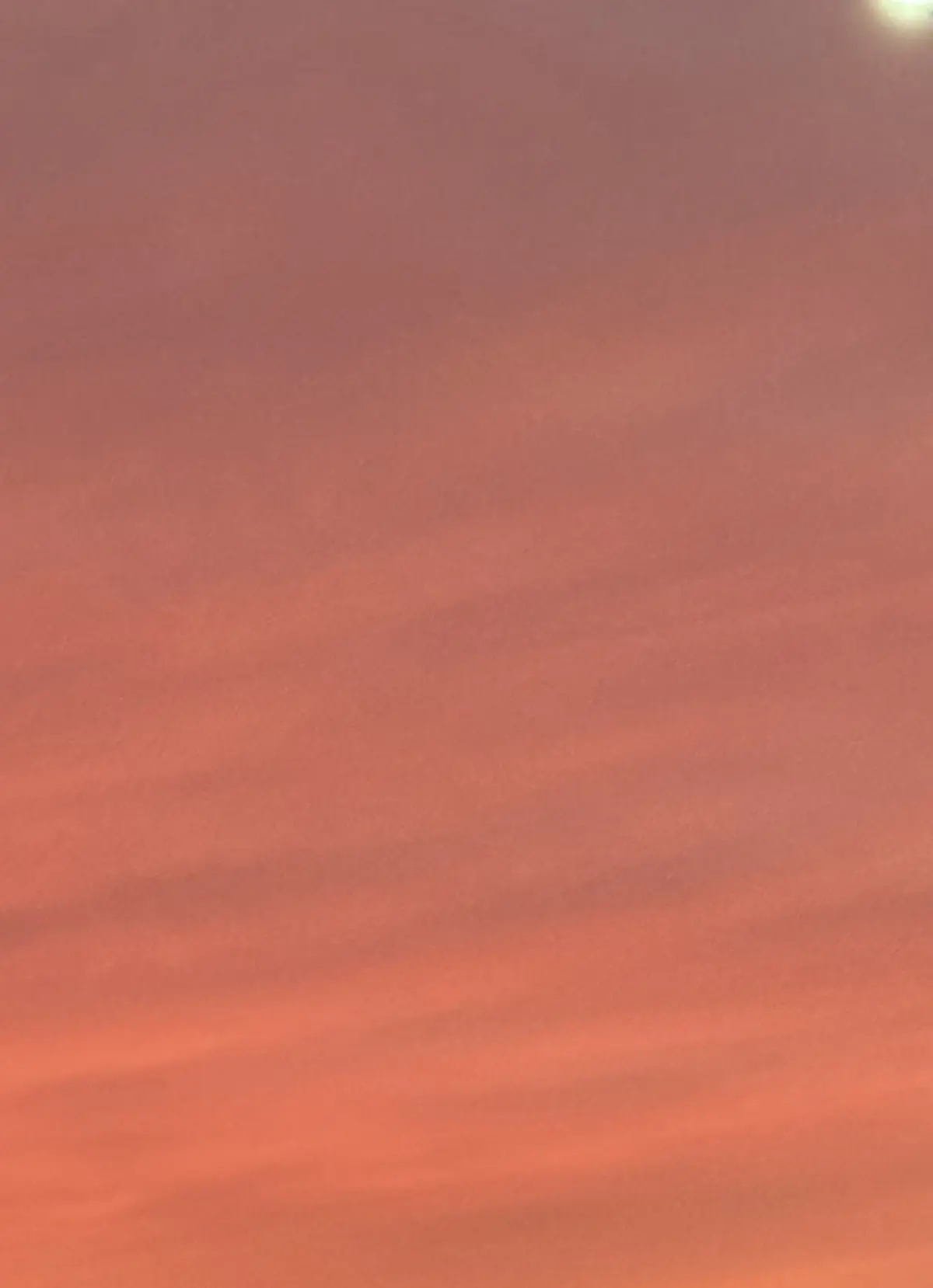 オレンジ色の空　夕焼け空　ゆうやけ　秋の空　秋雲