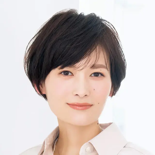 ボリュームアップ出し前髪がポイントのショート