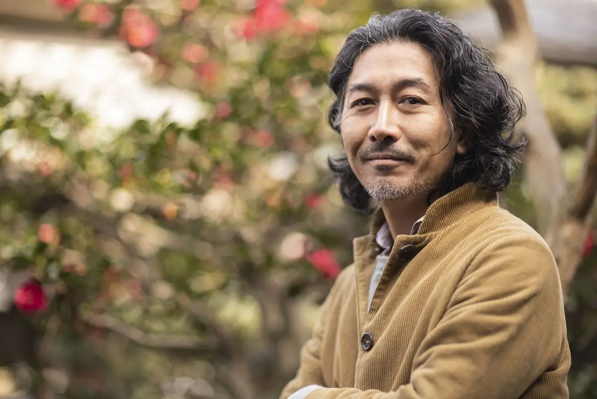 ヴァン クリーフ＆アーペル「LIGHT OF FLOWERS ハナの光」華道家 片桐功敦メイン