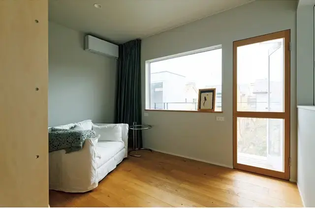 渡邉さんのお父さまがこの家にいるときに、いつも座っていたという思い出のソファ。