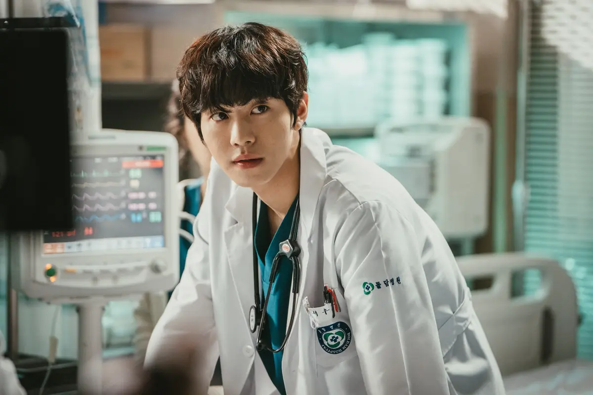 「浪漫ドクターキム・サブ2」のアン・ヒョソプ