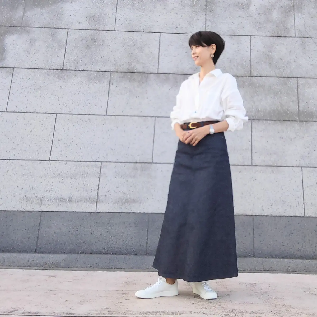 デニムスカート　ウォードブルー　麻シャツ