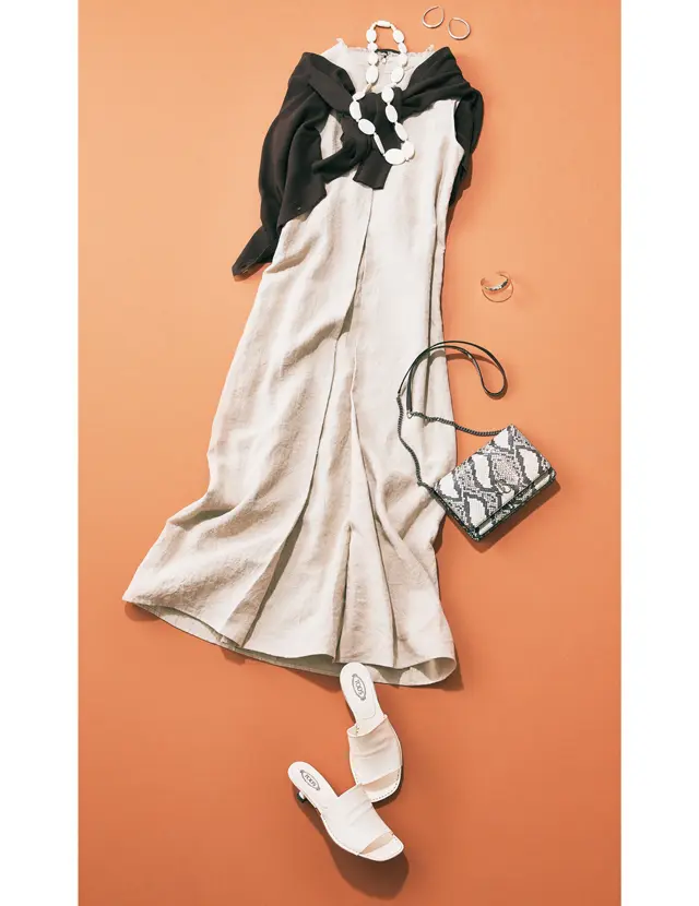 小物もトーンをそろえれば洗練されたお出かけスタイルに