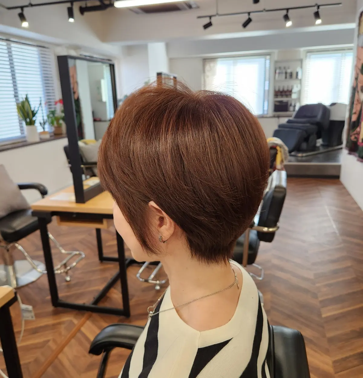 レザーカットで軽やか春ショートの画像_5