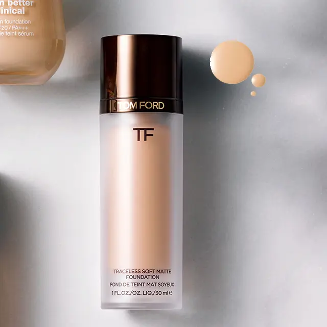 重ねてもナチュラルなまま。端正ですきのない肌をキープ