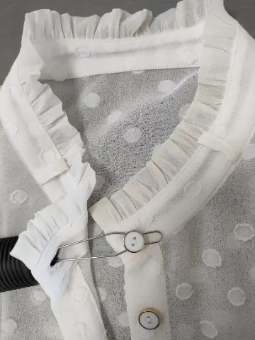 ハイ、ボタンを引っかけます。