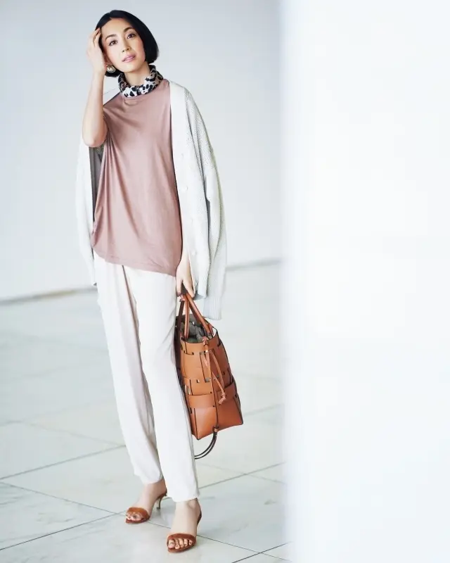 艶パンツ＋ノースリカットソー